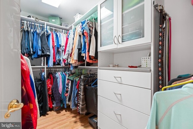 Building Photo - 150 Rees Pl