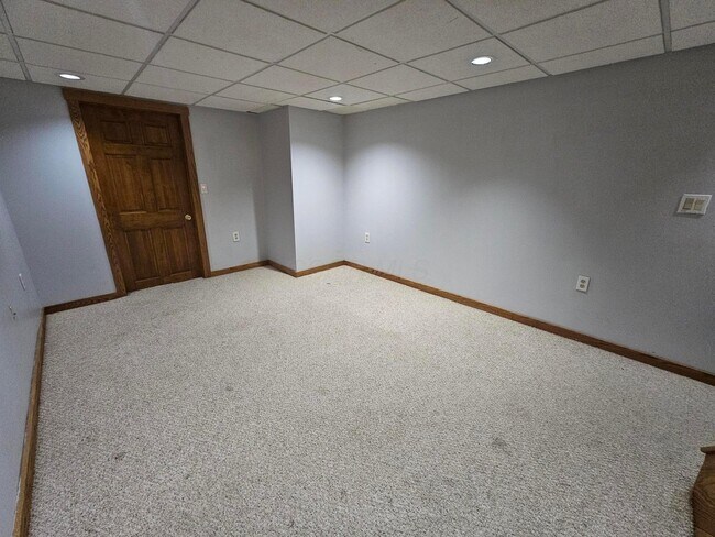 Building Photo - 6648 Kennerdown St