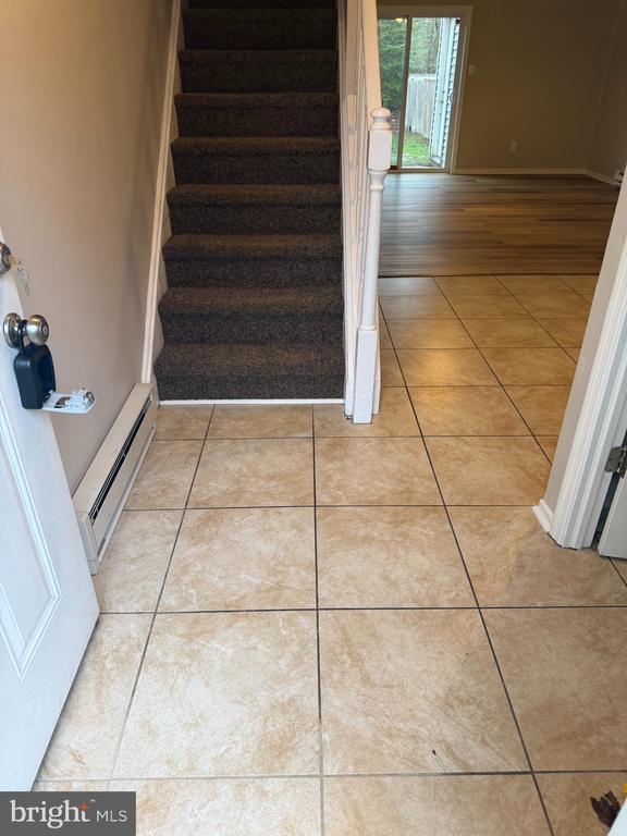 Building Photo - 658 Tara Dr