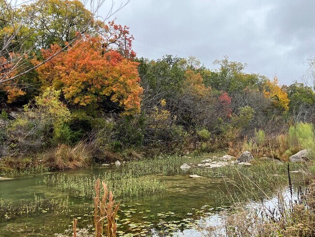 Building Photo - 275 Creek Ridge Trail W