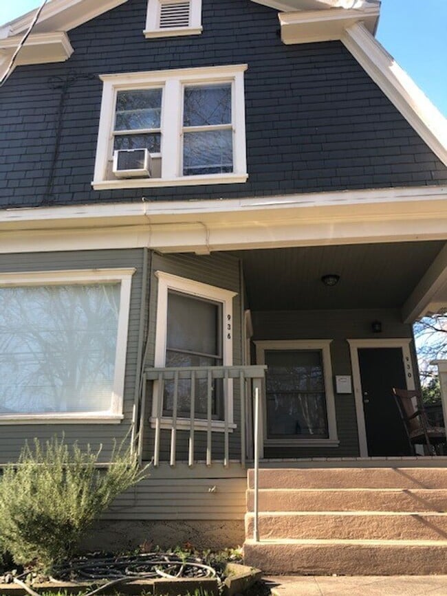 Building Photo - 930-936 Chestnut St