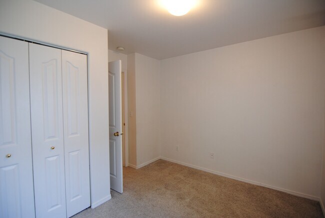 Building Photo - 1386 Brown St