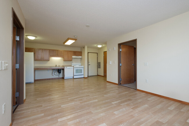 Fargo, ND Crossroads Apartments | Kitchen - Crossroads