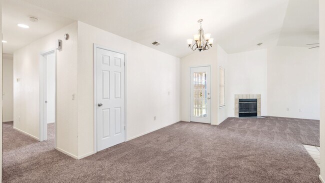 Building Photo - 5710 Fox Creek Dr