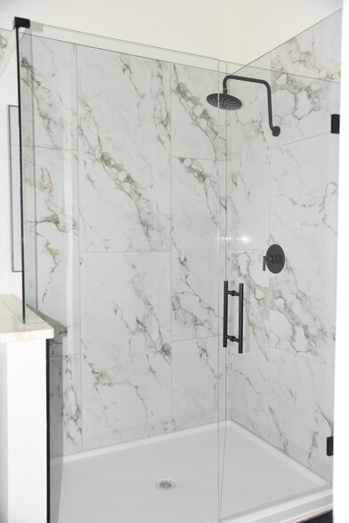 Primary shower - 101 W Broadway St