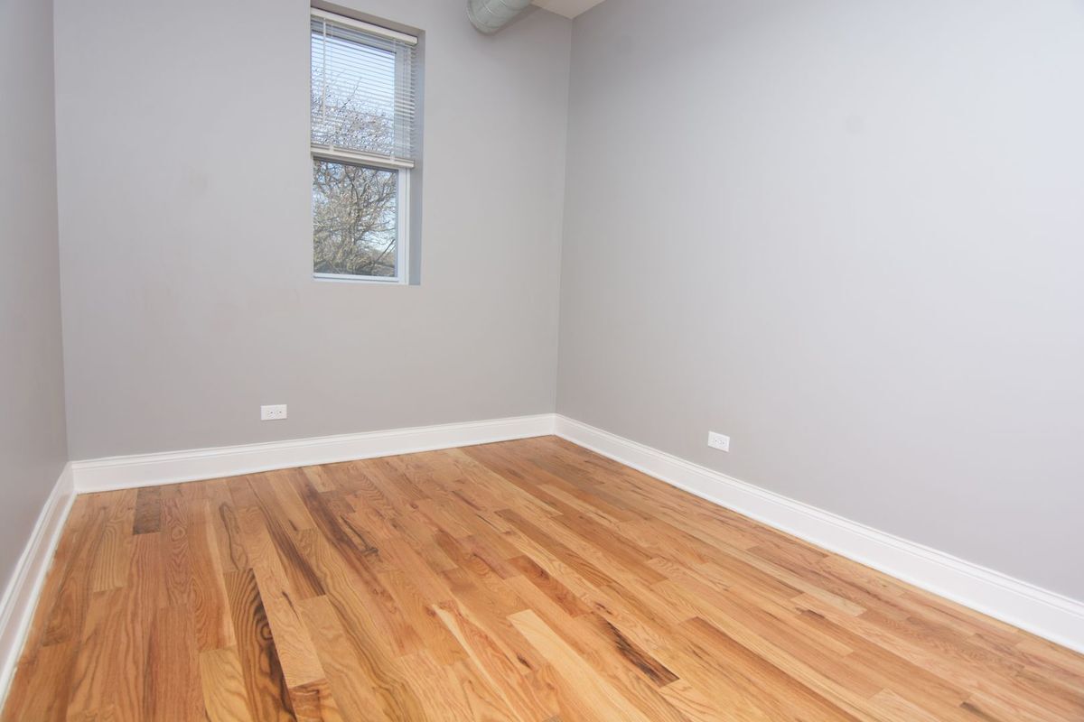 Building Photo - 735 W Garfield Blvd