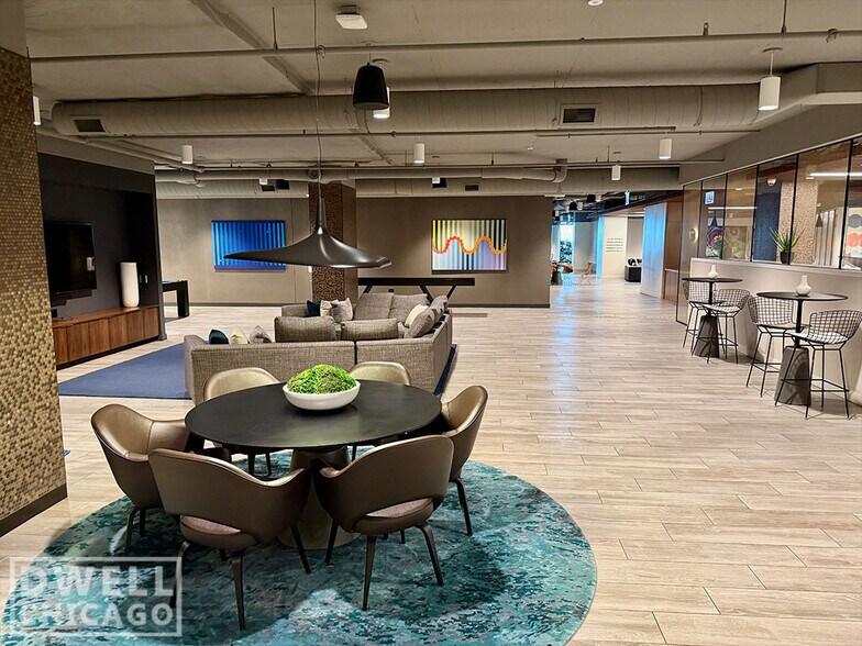 Building Photo - 460 E Waterside Dr