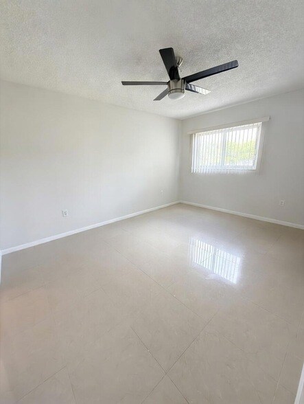 Building Photo - 12551 SW 16th Ct