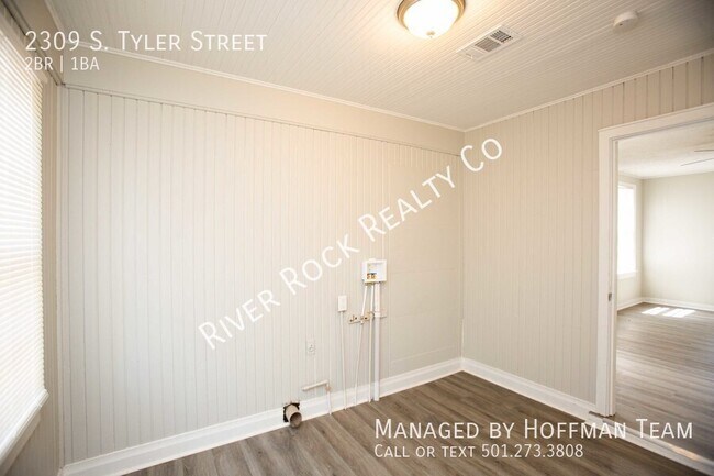 Building Photo - 2309 S Tyler St