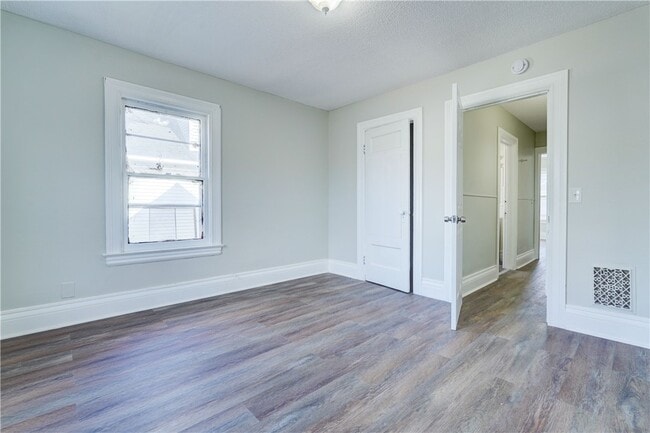 Building Photo - 461 Parsells Ave