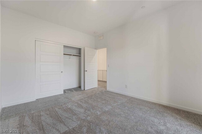 Building Photo - 2558 Venetia Pointe St