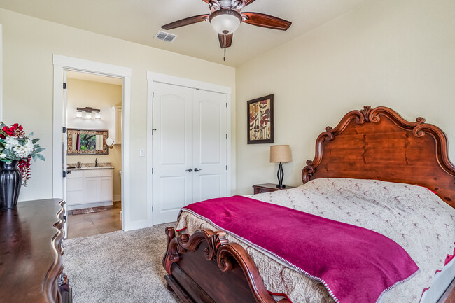 Building Photo - 1194 Vaquero Way