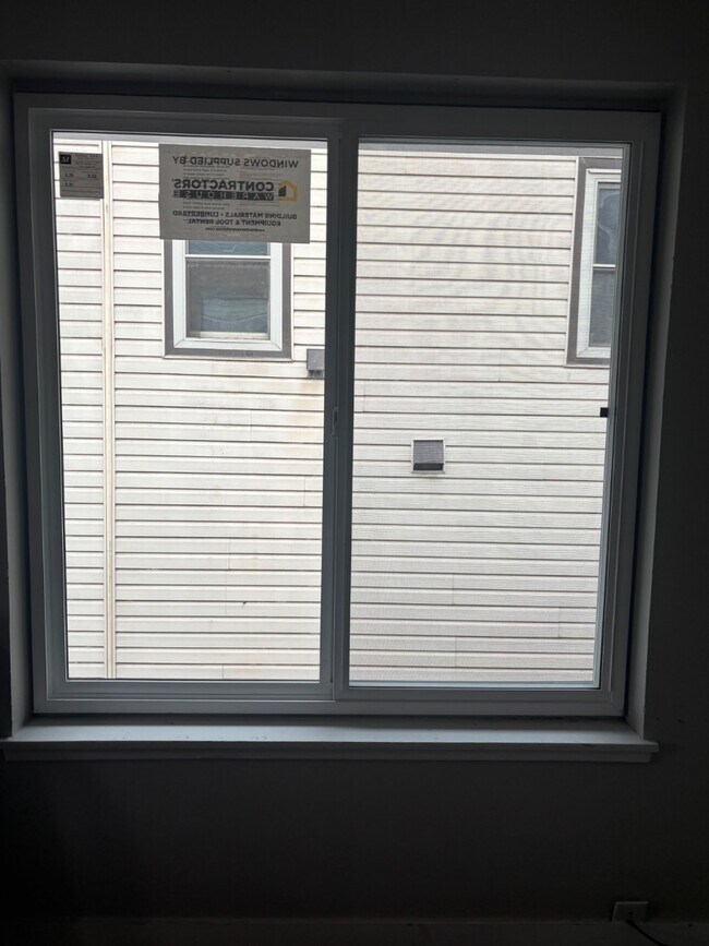 Building Photo - 616 B St