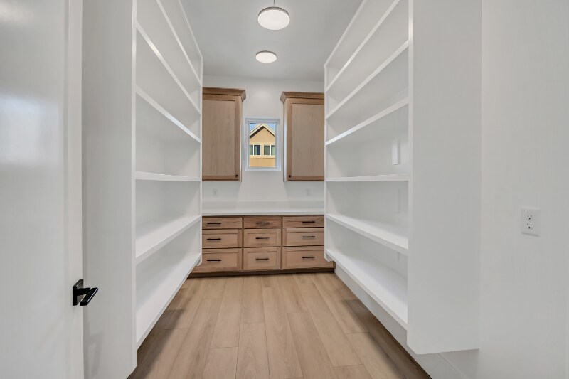 Building Photo - 1452 Meadow Glen Dr