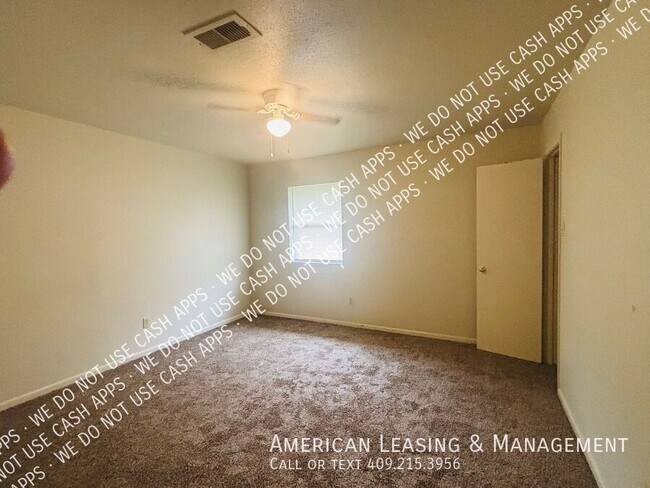 Building Photo - 4675 Collier St