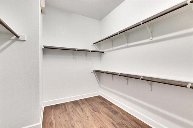 Building Photo - 14208 Tyburn Trail