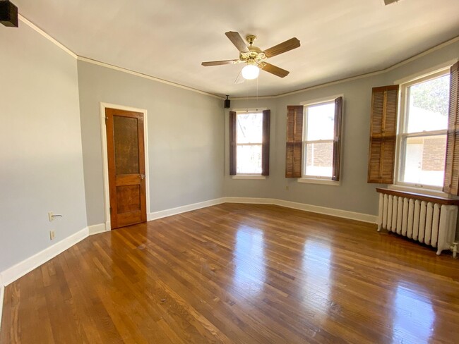 Building Photo - 3 bed, 1.5 bath unit in Midtown Memphis