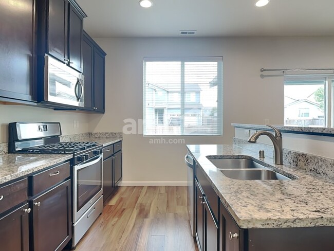 Building Photo - 2741 Link Ave