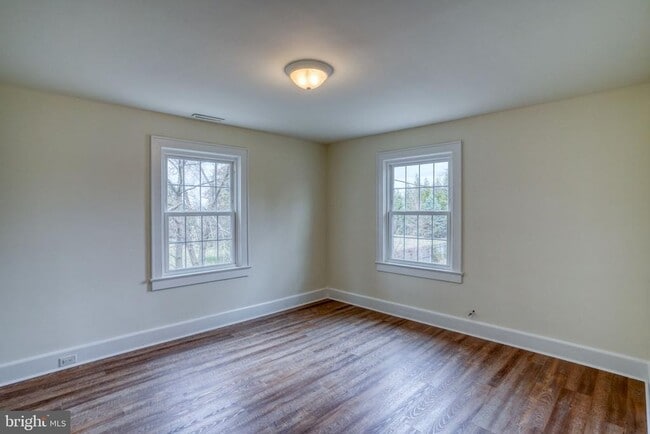 Building Photo - 1031 S Dupont Blvd