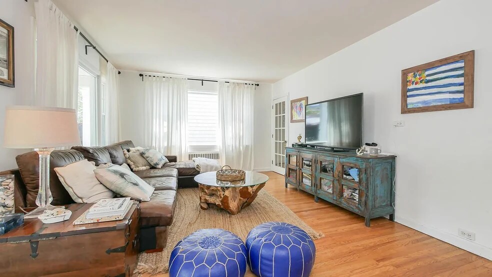 Building Photo - 110 N Pembroke Ave