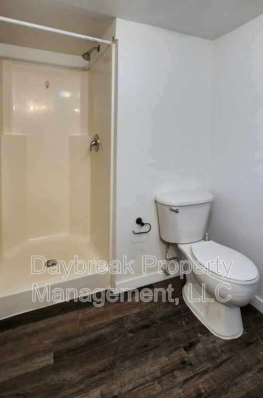 Building Photo - 6 11th St S