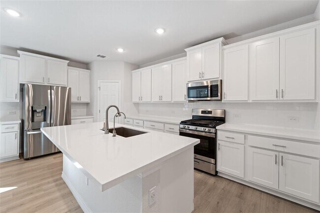 Building Photo - 4908 Plum Peach Bend