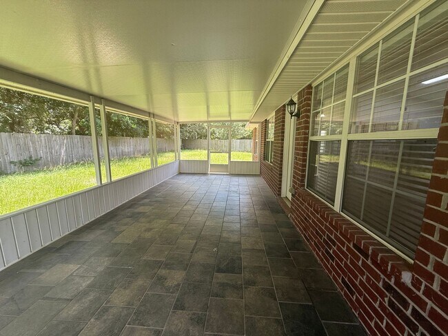 Building Photo - Pace - Spencer Oaks Landing - 4 bedroom, 2 bath w/ lawn care included