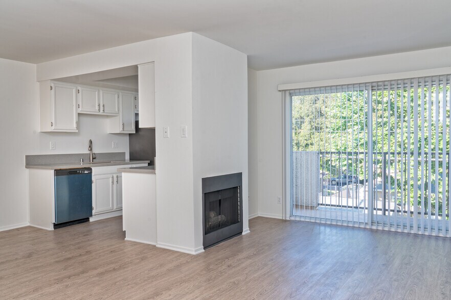 Building Photo - KBC Cahuenga