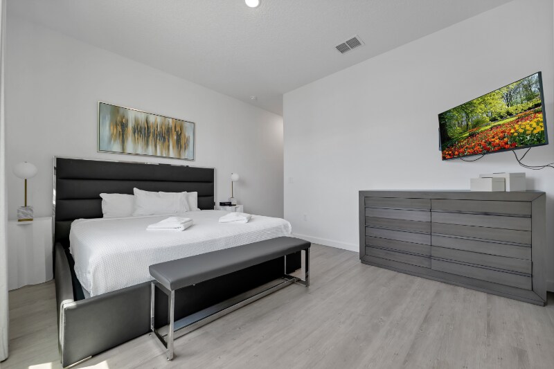 Building Photo - 391 Famagusta Dr