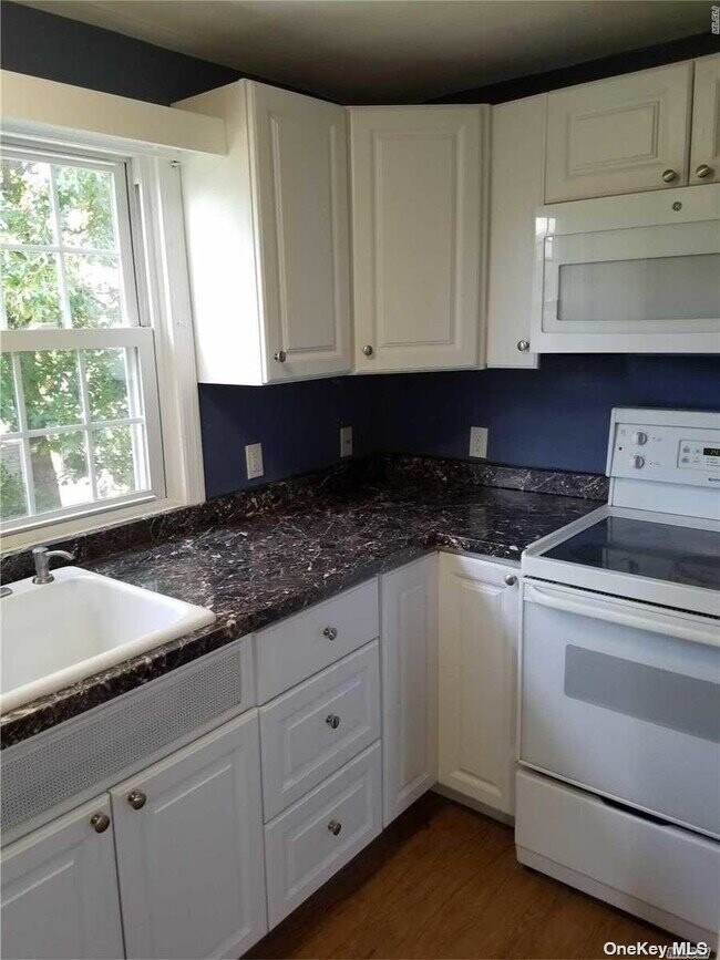 Building Photo - 24 Linhurst Pl