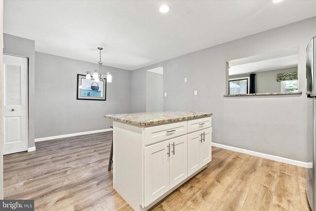 Building Photo - 106 Woodside Cir