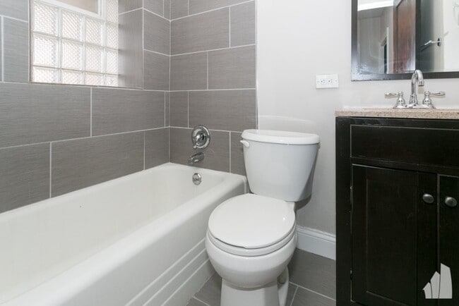 Building Photo - 3825 N Drake Ave