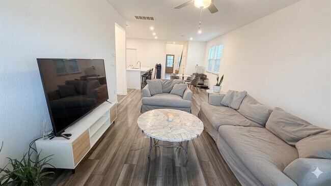 Building Photo - 144 Lime St