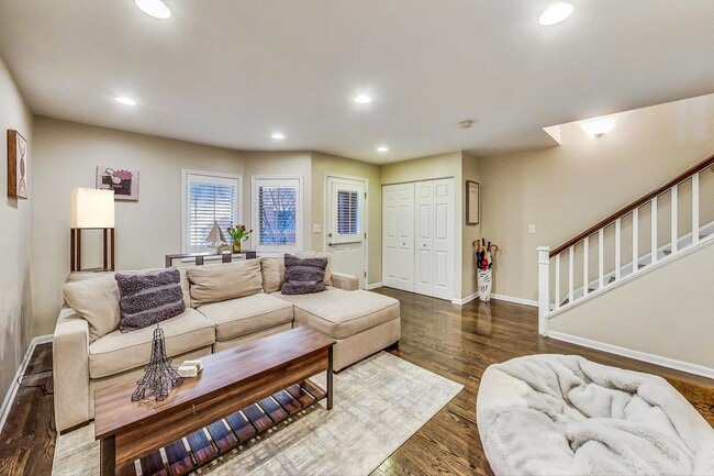 Building Photo - 1351 W Altgeld St