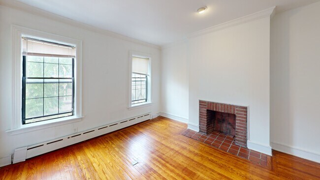 Building Photo - 313 S 18th St