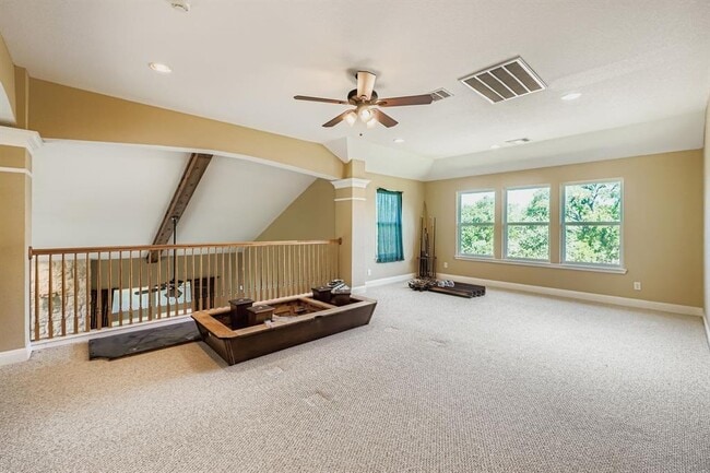 Building Photo - 900 Wayside Dr