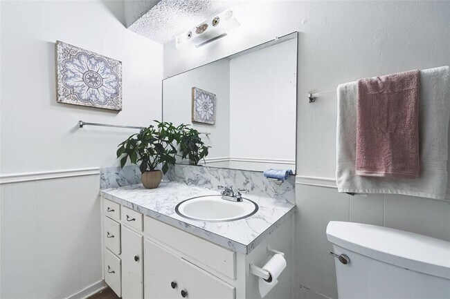 Building Photo - 4713 Sagebrush Trail