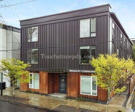 Building Photo - 2nd MONTH RENT FREE!- Contemporary 2 Bedroom, 1.5 Bathroom Apartment, Northeast Portland