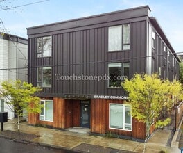 Building Photo - Contemporary 2 BD | 1.5 BA Apartment in The Heart of Northeast Portland