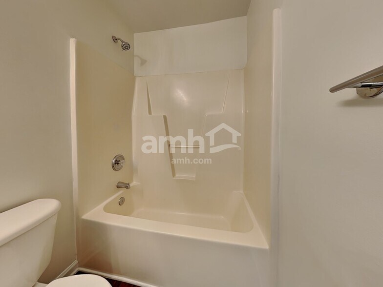 Building Photo - 129 Autry Ave