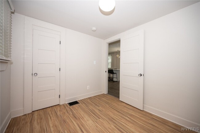 Building Photo - 933 Tifft St