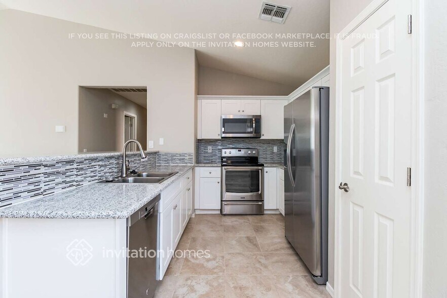 Building Photo - 2260 W Hayden Peak Dr