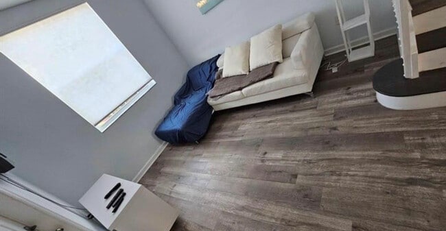 Building Photo - 1690 NE 33rd Ave