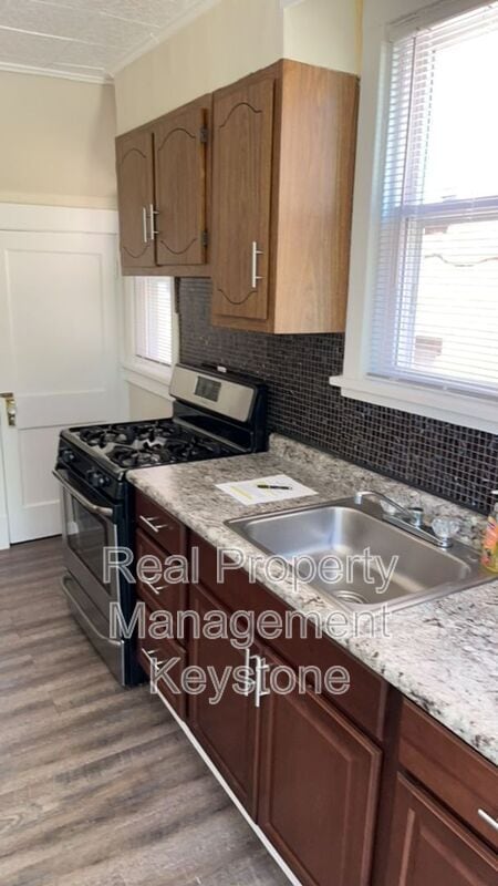 Building Photo - 33 Merritt Ave