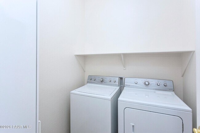 Building Photo - 6813 E Falon Ct