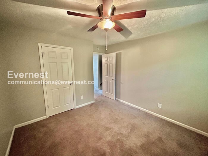 Building Photo - 655 S Preston Ct