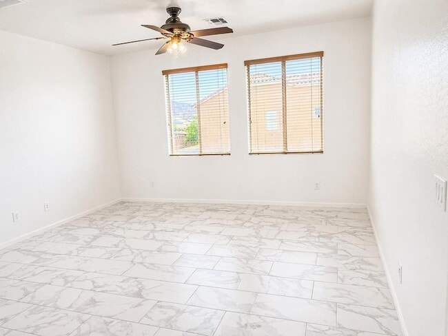 Building Photo - 8611 S 45th Glen