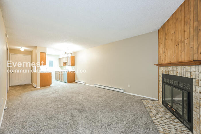 Building Photo - 14892 E Kentucky Dr