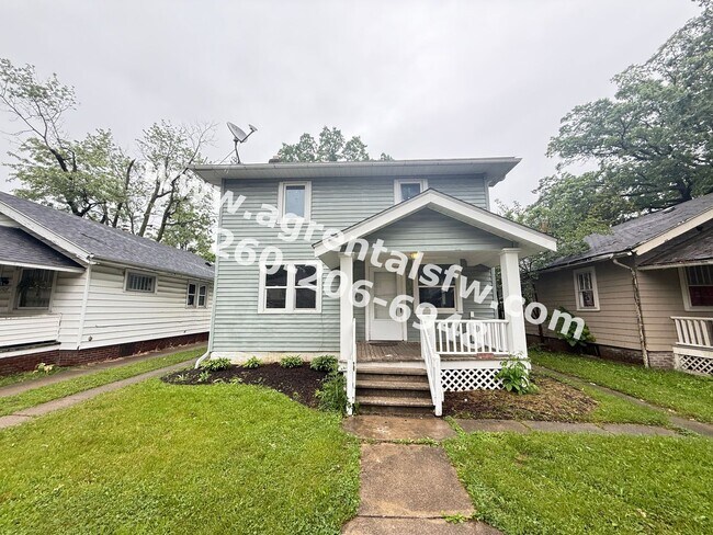 Primary Photo - 3 Bedroom House