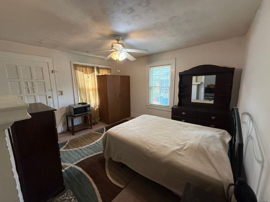 Building Photo - 2340 Newnan St